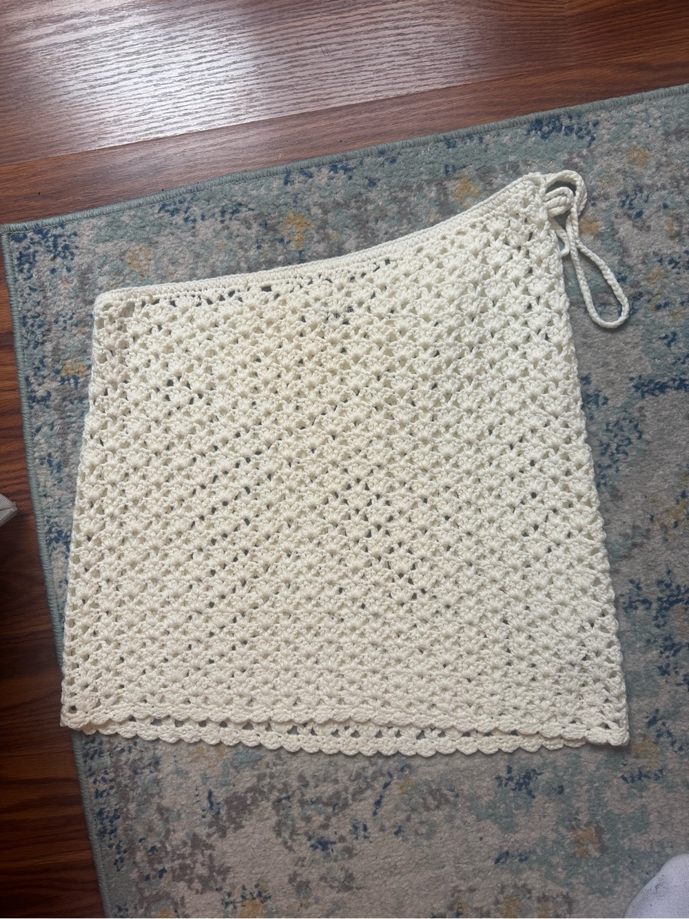Beginning boutique cream crochet knit mini skirt sarong size 6 - Picture 2 of 3